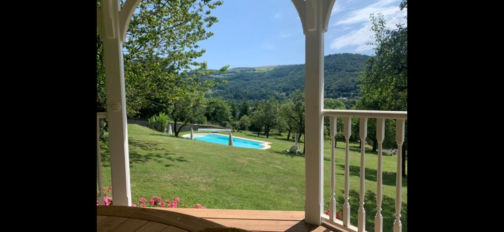 Le Terrondou Hotel Vic-sur-Cère Kültér fotó