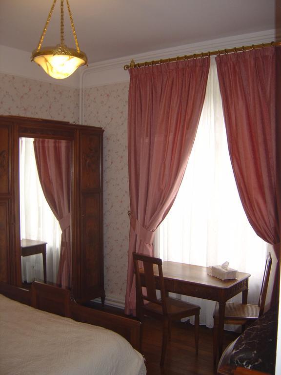 Le Terrondou Hotel Vic-sur-Cère Szoba fotó